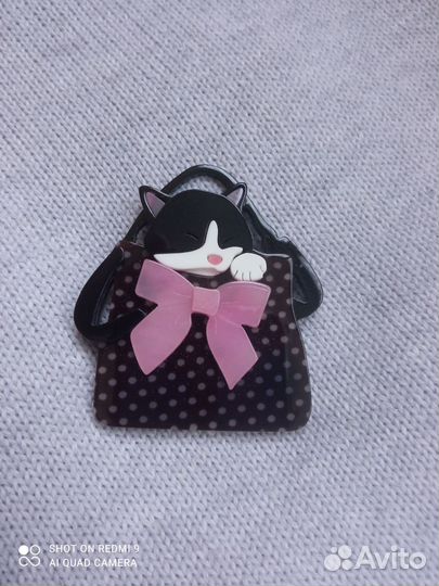 Брошь Значок Новый