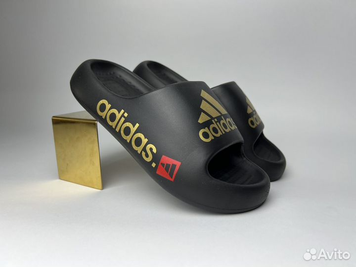 Тапки adidas