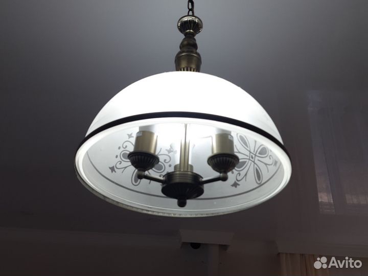 Люстра потолочная бу 1 год,в отличном состоянии