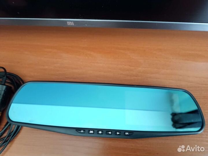 Видеорегистратор зеркало с флешкой 32Гб