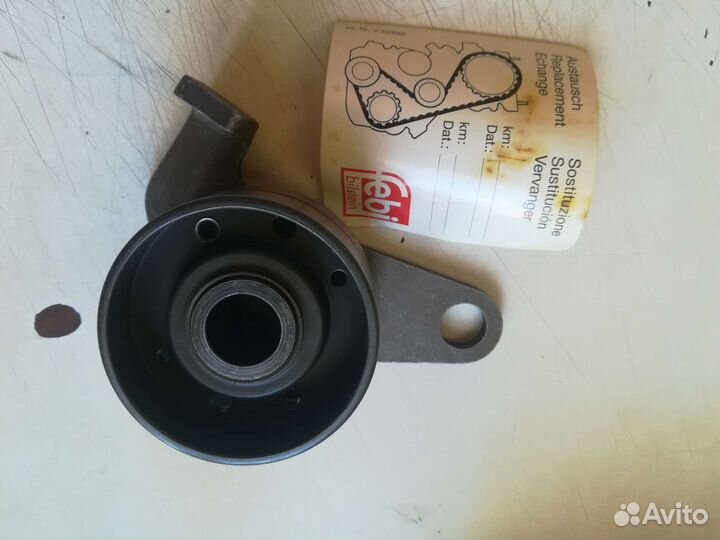 Ролик натяжной 04740847