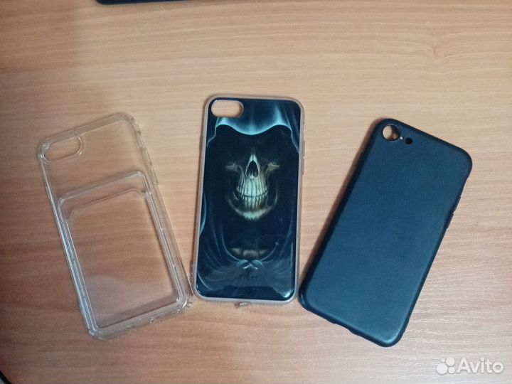 Чехлы на iPhone 7