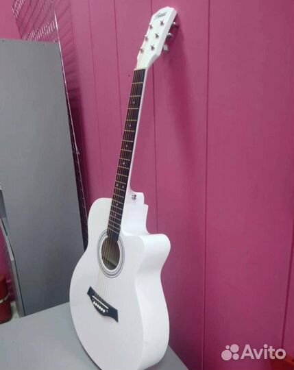 Акустическая гитара