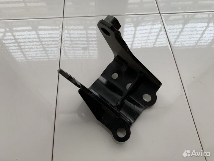 Кронштейн двигателя задний toyota corolla E12 2001