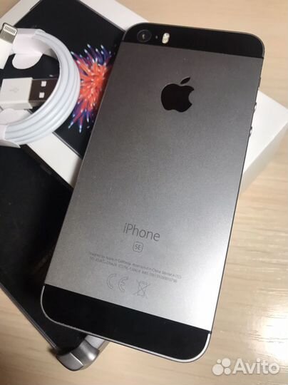 iPhone SE, 32 ГБ