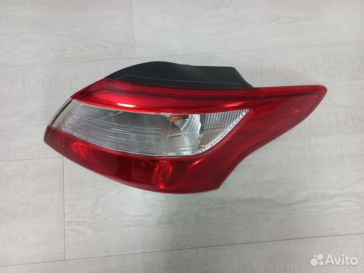 Фонарь задний новый Ford Focus III 2011-2015 4D