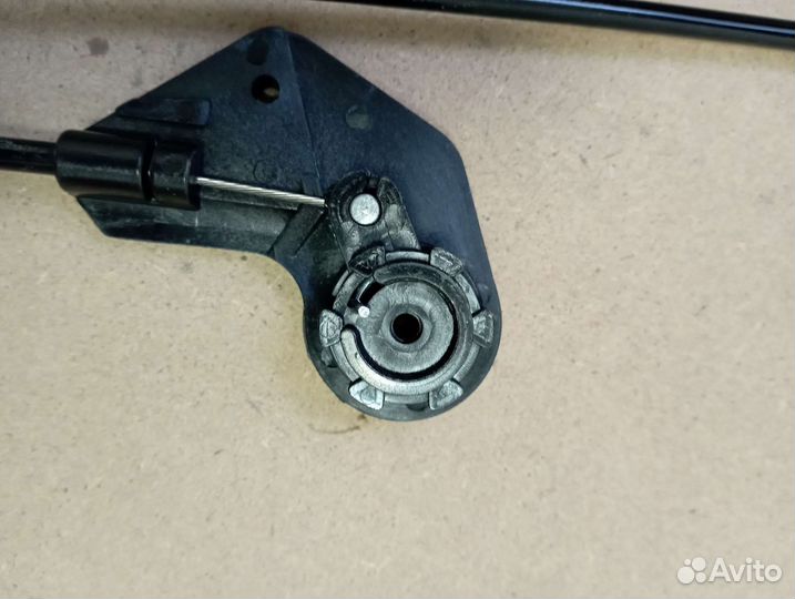 Трос привода замка капота BMW 5 (E39) 51238208442