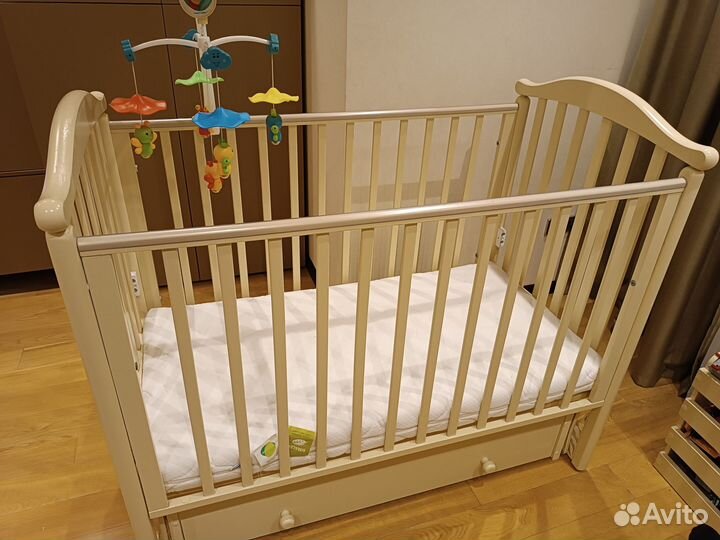 Кроватка с маятником Гандылян+матрас+муз.мобиль