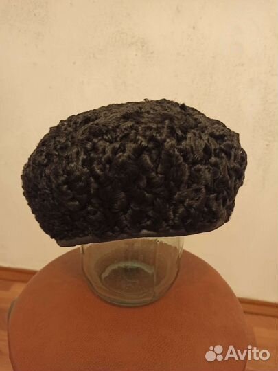 Берет каракулевый