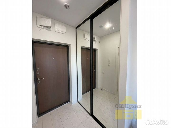 Шкаф с зеркалом