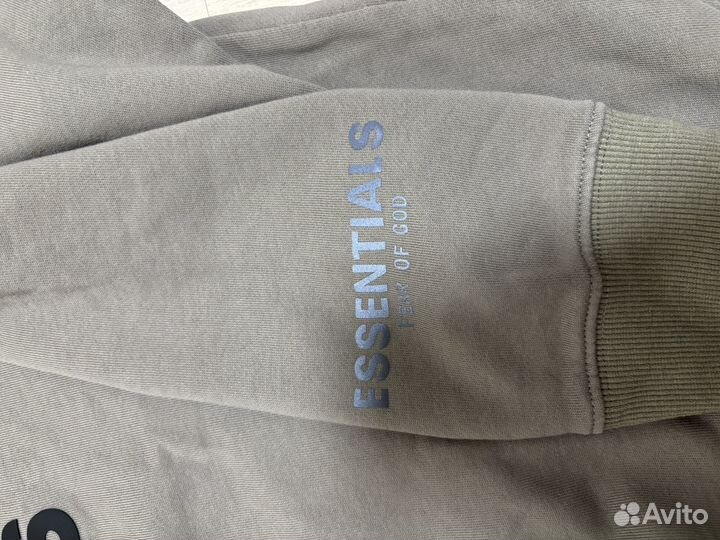 Свитшот essentials