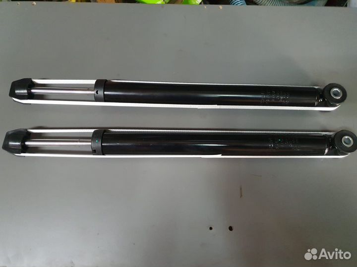 Задние амортизаторы Форд Фьюжн новые