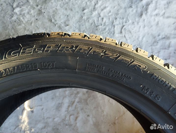 Toyo Observe Ice-Freezer 245/45 R19