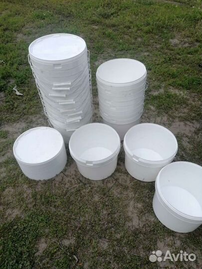 Ведра пластиковые б/у с ручками и крышками 12 литр