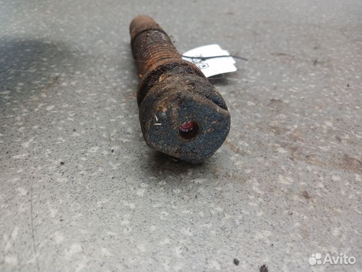 355145 Палец рессоры резьбовой scania скания