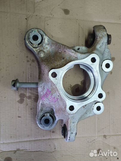 Кулак задний правый Cadillac Escalade 5 L87 6.2L