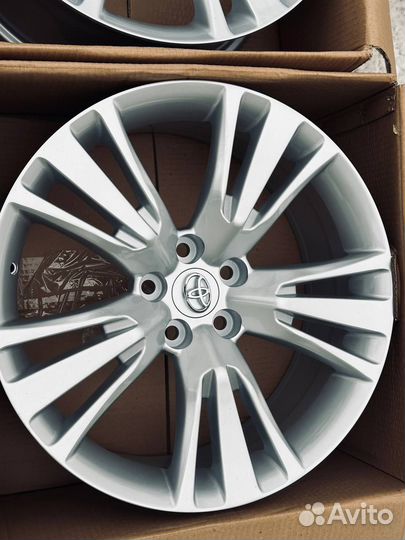 Диски R19 toyota lexus 5-114,3 silver