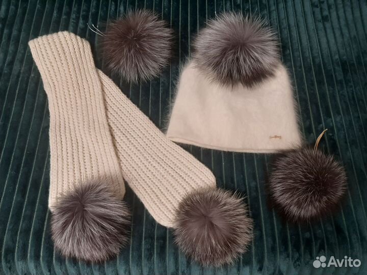 Натуральные помпоны из чернобурки и песца