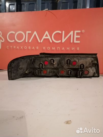 Стоп сигнал задний правый. Toyota Cresta