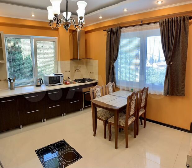 Дом 100 м² на участке 1 сот.