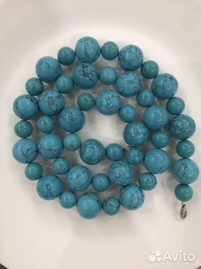 Бусы из пресованной бирюзы