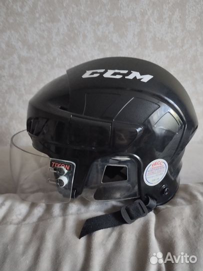 Хоккейный шлем