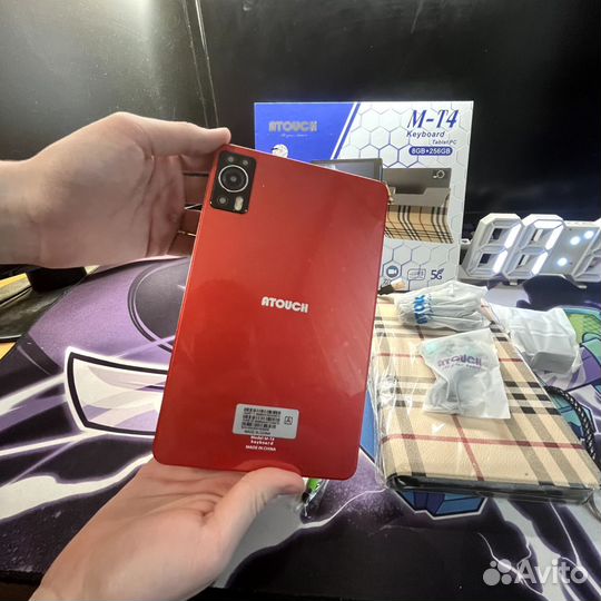 Планшет с чехлом мощный новый