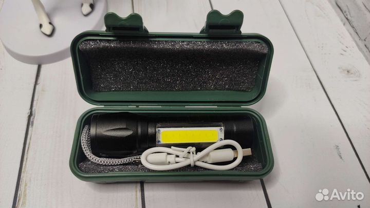 Мощный аккумуляторный фонарик регулируемый пучок