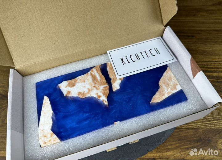 Поднос из мрамора и эпоксидной смолы