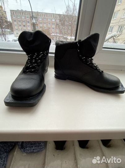 Лыжные ботинки, в отличном состоянии, 35 размера