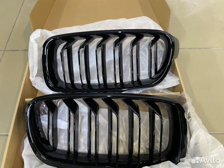 Решетка радиатора на BMW F30 CS style глянец