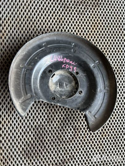 Пыльник тормозного диска Chevrolet Cruze