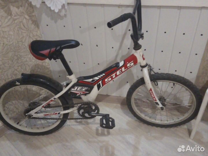 Детский велосипед, нету половины одной педали