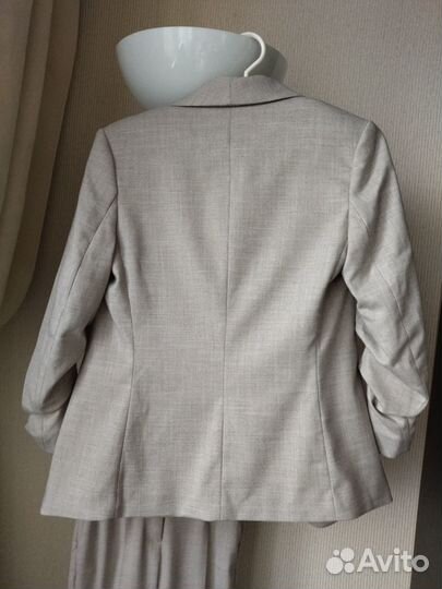 Костюм брючный на девочку подростка 8-9 класс