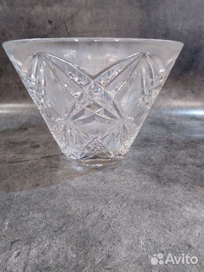 Хрустальная ваза