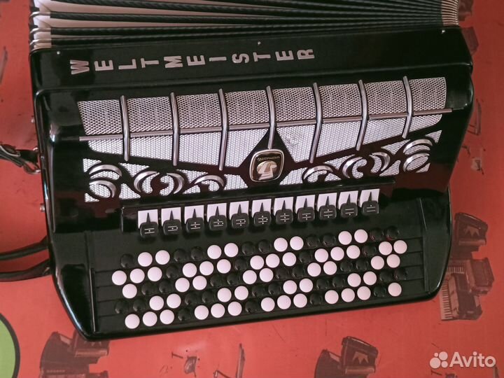 Баян Weltmeister Grandina в футляре