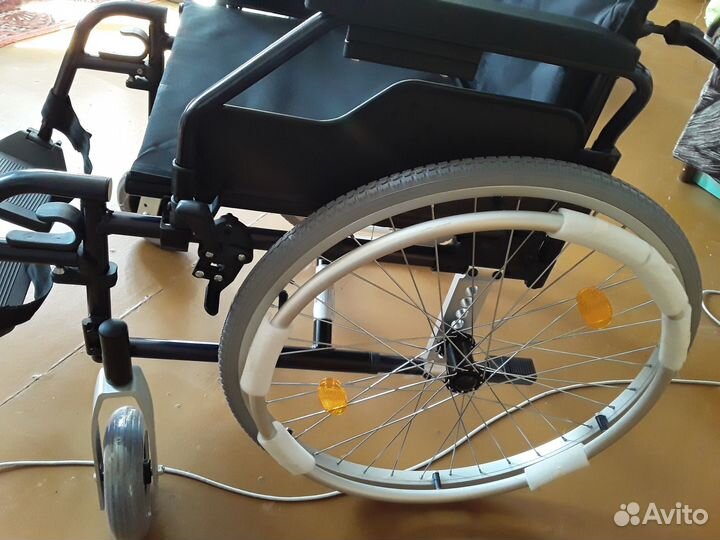 Инвалидное кресло коляска складное новое