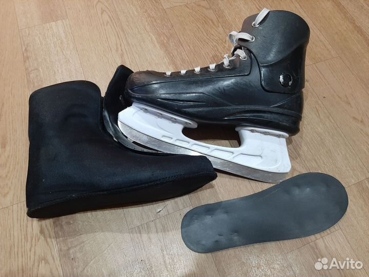 Коньки хоккейные