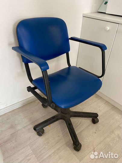 Парикмахерское кресло бу