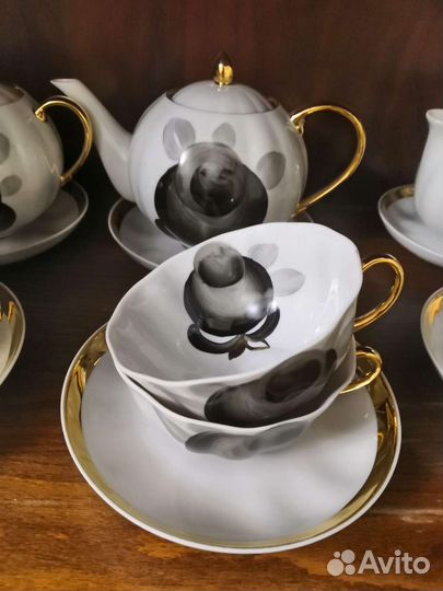 Сервиз чайный Элегия. Чёрная роза Дулево