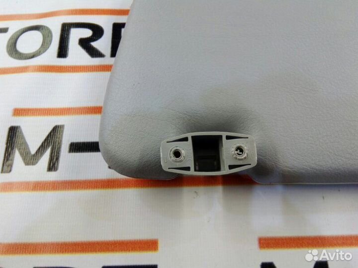 Козырек солнцезащитный передний правый Bmw