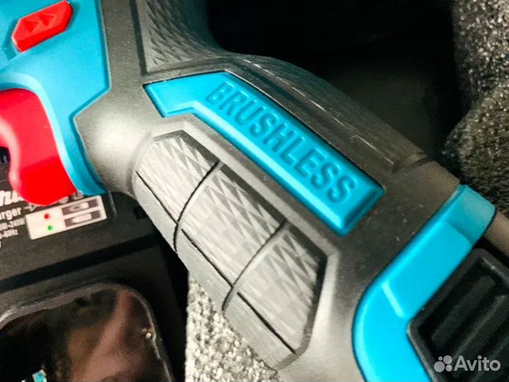 Шуруповерт Макита 18V