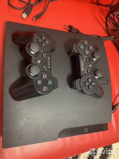 Sony PS3 Slim 320 Gb прошитая, два джойстика