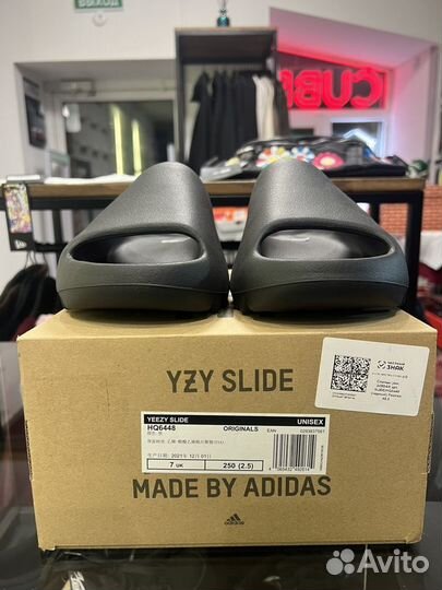 Сланцы adidas yeezy slide 