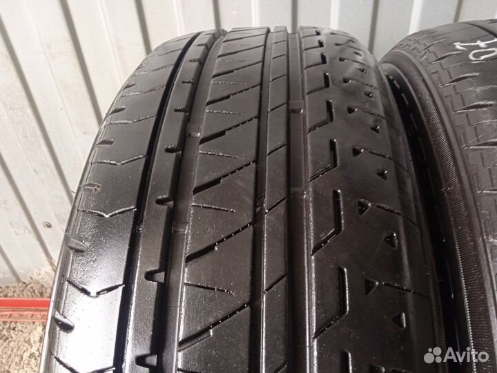 Bridgestone B-style RV 215/60 R17