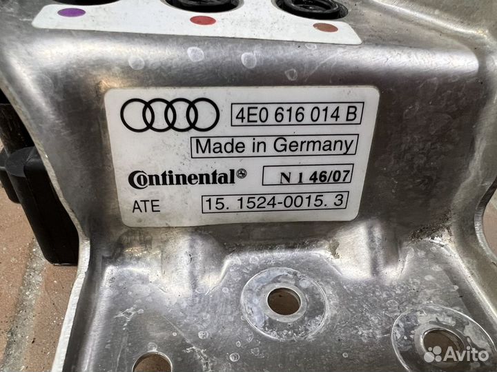 Клапана пневмо подвески Audi S8 A8 D3
