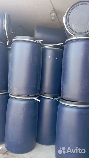 Бочка пластиковая 227л с крышкой