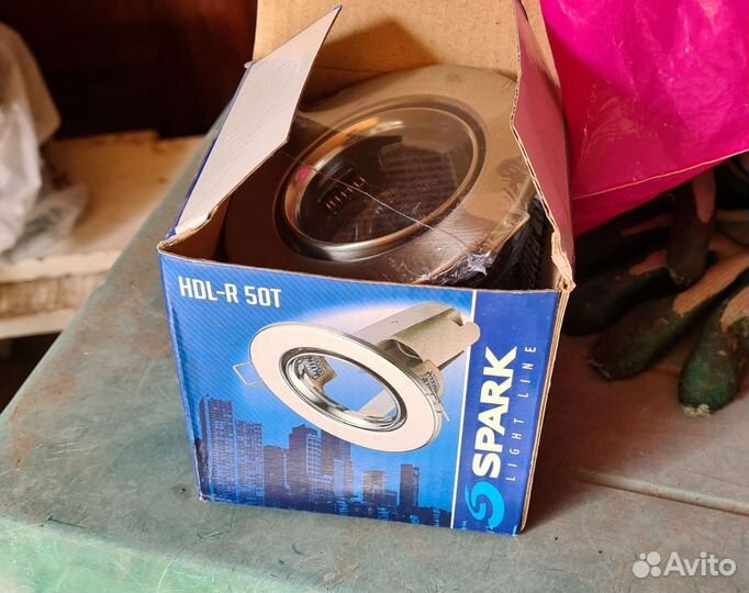 Точечный светильник E14 60W