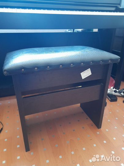 Банкетка для фортепиано