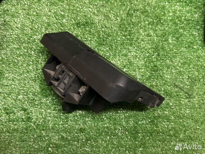 Клемма плюсовая Audi A6 C6 в сборе